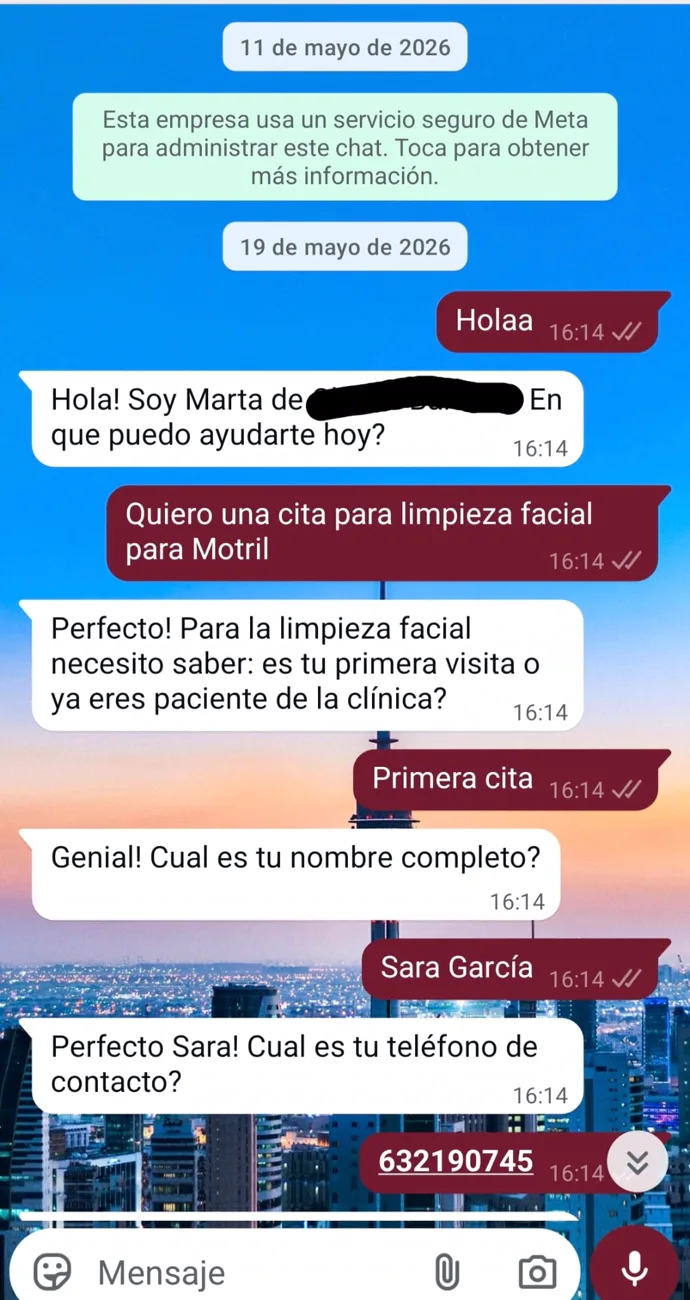 Captura real de conversación de WhatsApp: el agente de IA agenda una cita de limpieza facial